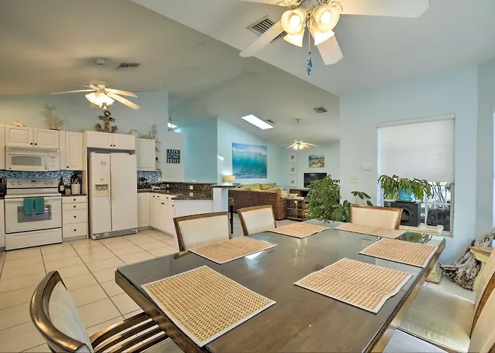 Holiday home Indian Rocks Oasis - 2 Blocks To Beach! *