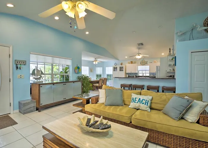 Holiday home Indian Rocks Oasis - 2 Blocks To Beach!