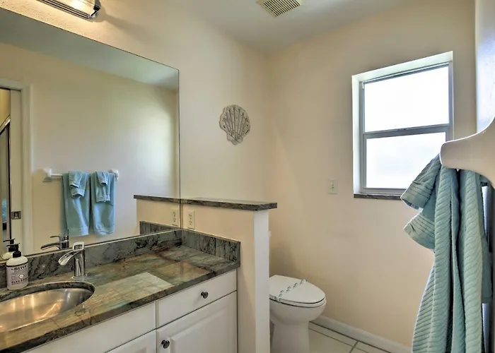 Indian Rocks Oasis - 2 Blocks To Beach! Holiday home Clearwater Beach