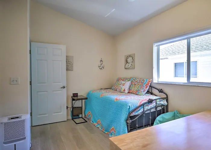 Holiday home Indian Rocks Oasis - 2 Blocks To Beach!