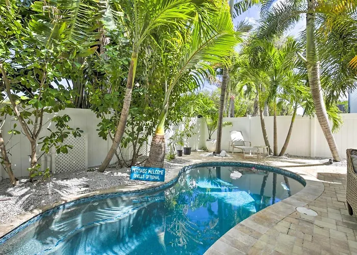 Indian Rocks Oasis - 2 Blocks To Beach! Holiday home
