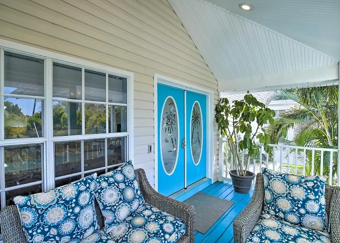 Indian Rocks Oasis - 2 Blocks To Beach!