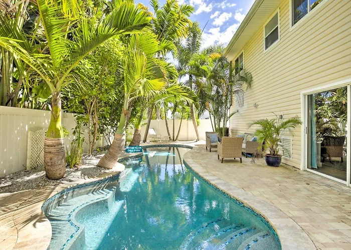 Indian Rocks Oasis - 2 Blocks To Beach! Holiday home