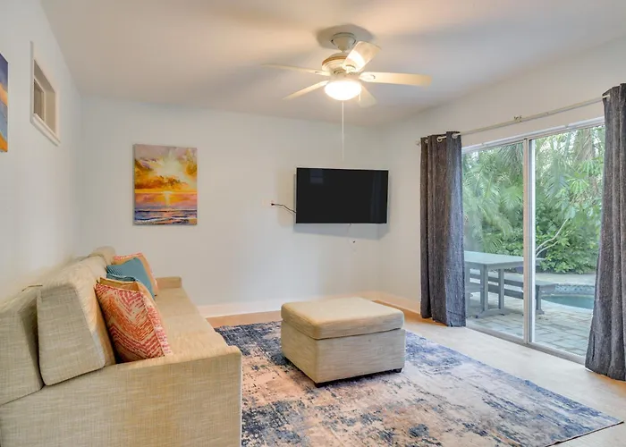 Indian Rocks Oasis - 2 Blocks To Beach! * Clearwater Beach